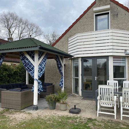 Gezellige Vakantiewoning Aan Het Water In Ewijk - Recreational Only No Workers Εξωτερικό φωτογραφία